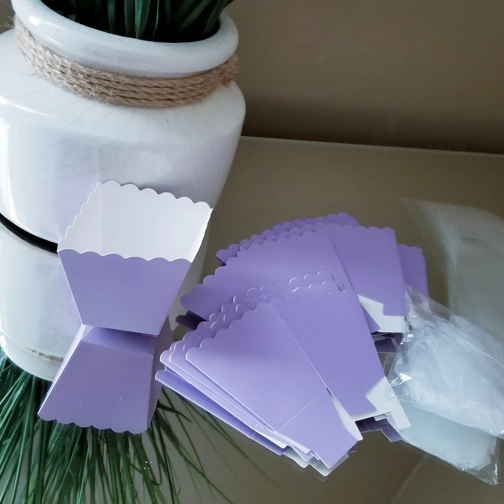 ❗Light Lilac Mini Cupcake Holders - 19 Count❗